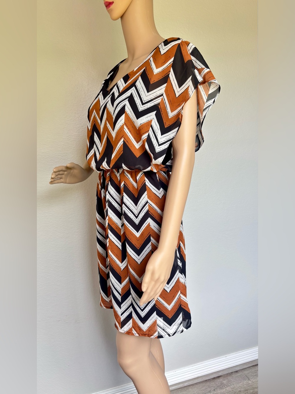 Charming Charlie Chevron Print Mini Dress in Rust, Black & White - Picture 5 of 15